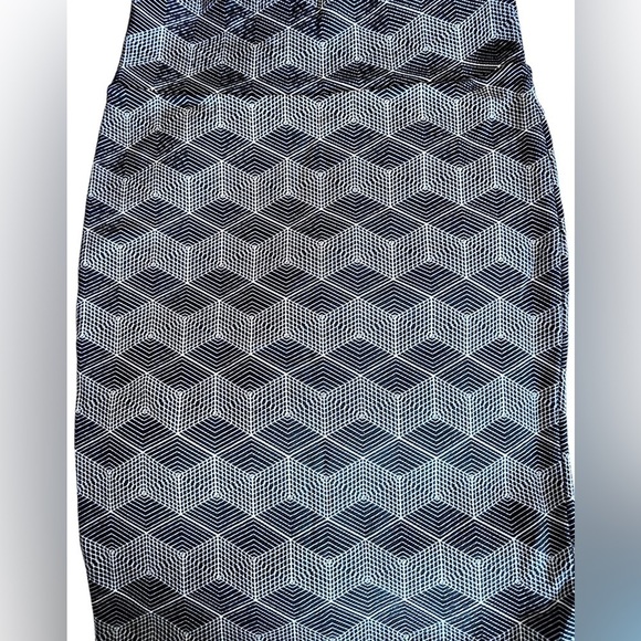 Lularoe large black‎ & white Cassie pencil skirt. 3ad cube pattern. NWT - Picture 1 of 6